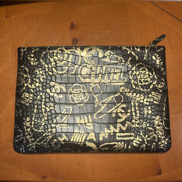 Chanel Graffiti Clutch Case (crocodile) - Picture 2 of 5
